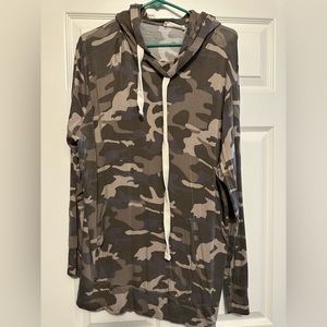 Camo pullover w/ hood
